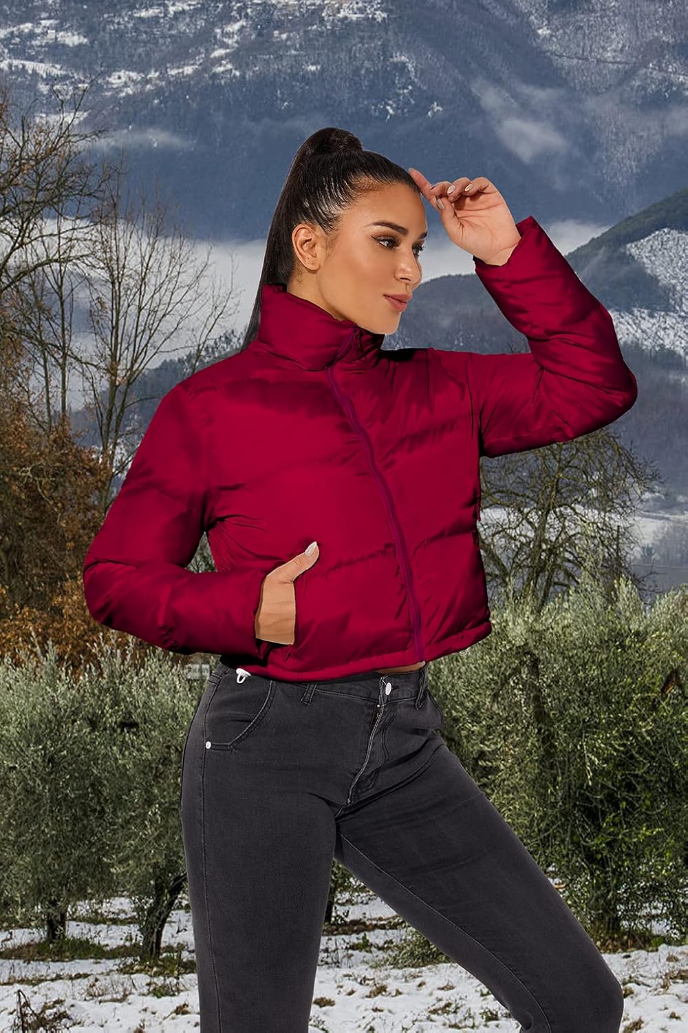 Chic and Cozy Women's Cropped Puffer Jacket - Lightweight Winter Essential in Burgundy